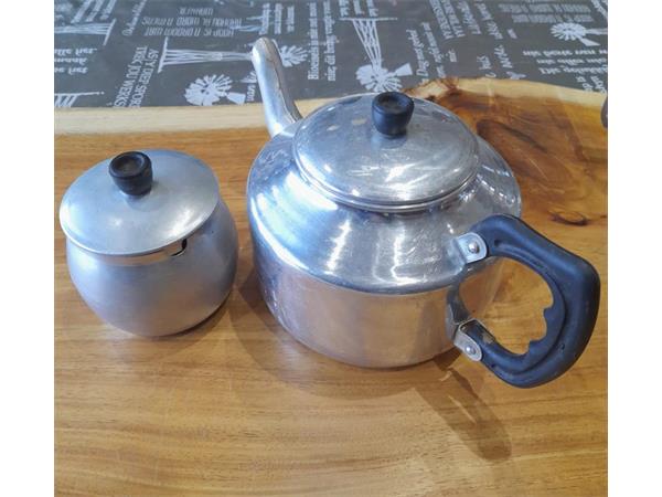 ~/upload/Lots/51541/4iu42f3szgdr2/Lot 081 Alliminium Kettle Set_t600x450.jpg